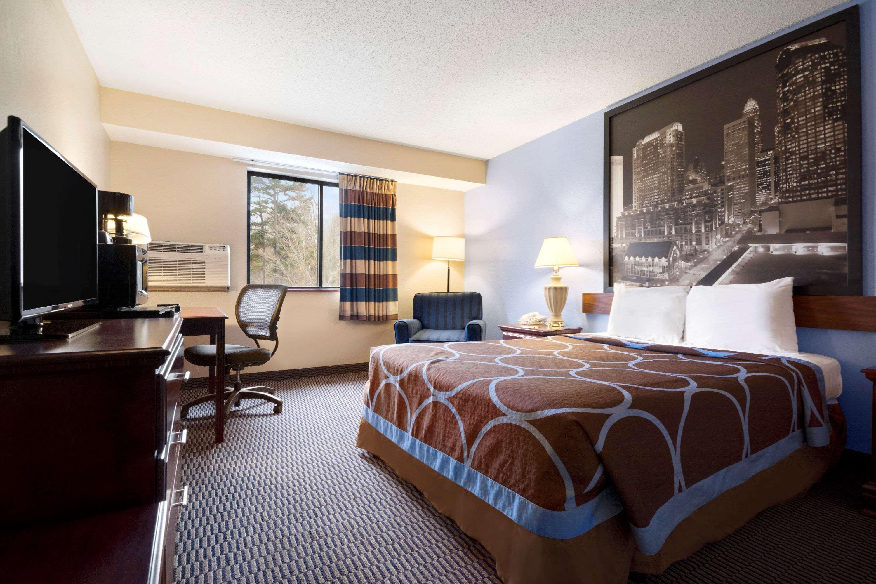 Super 8 By Wyndham Charlotte University Exteriér fotografie