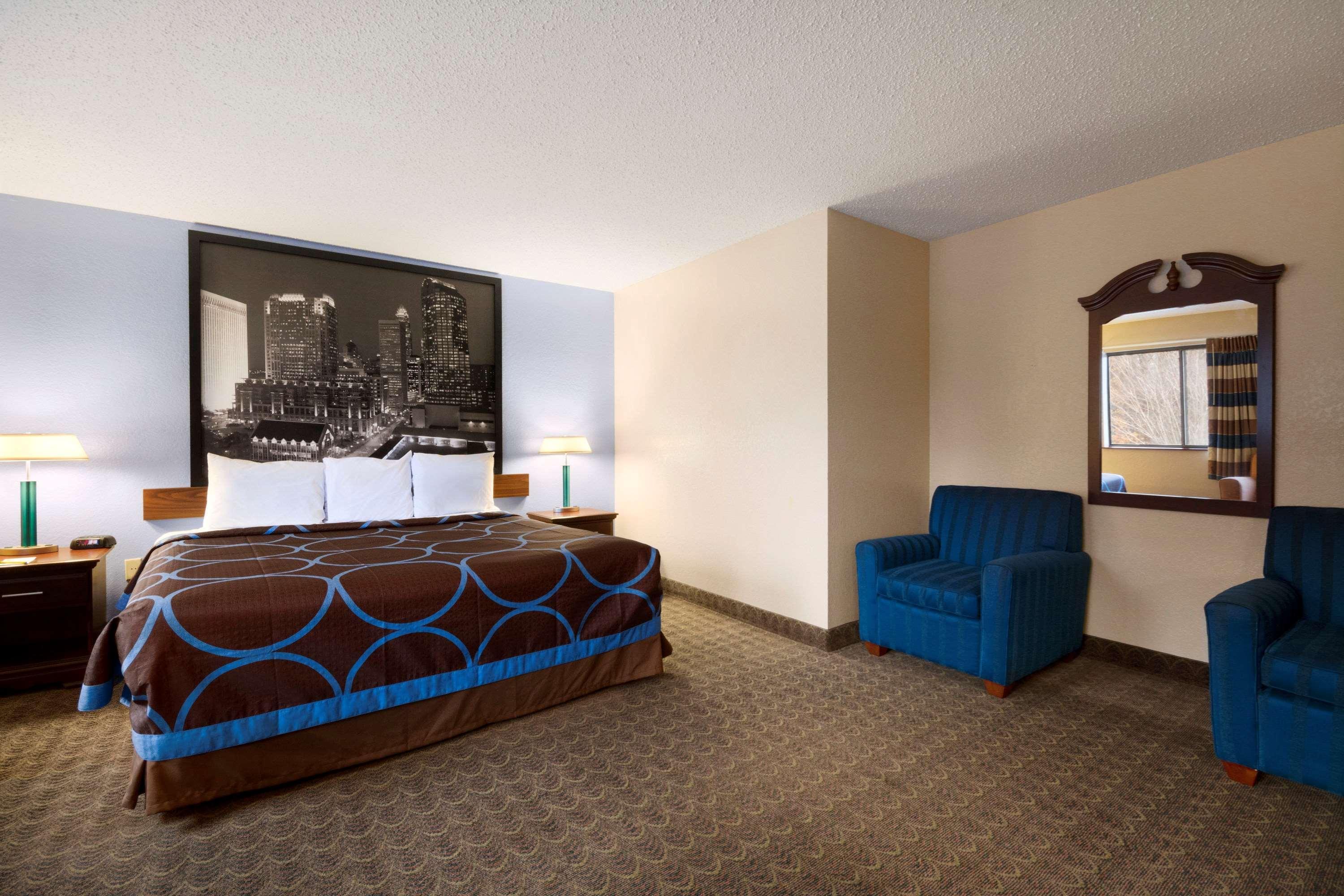 Super 8 By Wyndham Charlotte University Exteriér fotografie