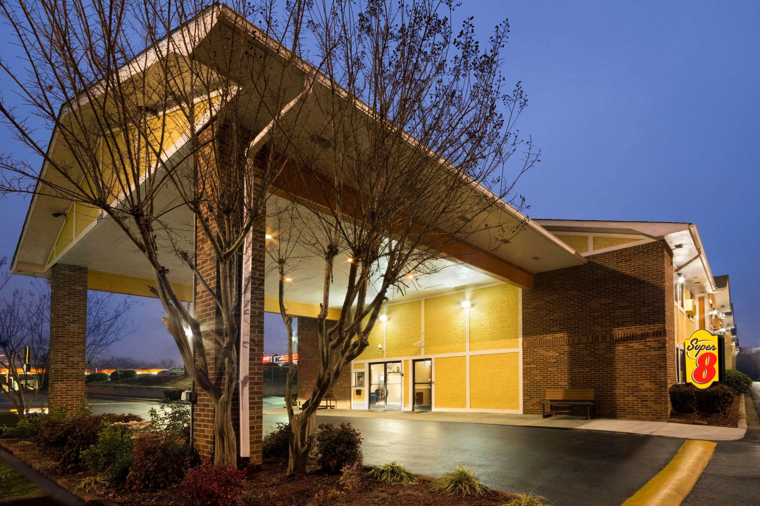 Super 8 By Wyndham Charlotte University Exteriér fotografie