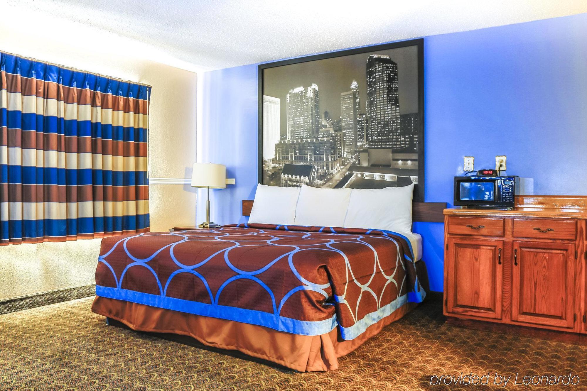 Super 8 By Wyndham Charlotte University Exteriér fotografie